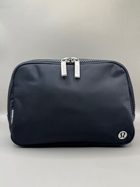 Lululemon Everywhere Belt Bag (2L)